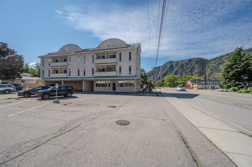 3-1135 Main Street, Okanagan Falls, BC - Outdoor With Facade