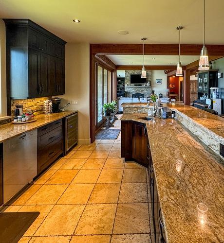 3175 Valleyview Road, Penticton, BC - Indoor Photo Showing Kitchen