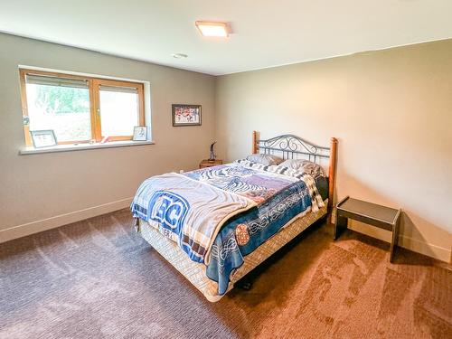 3175 Valleyview Road, Penticton, BC - Indoor Photo Showing Bedroom