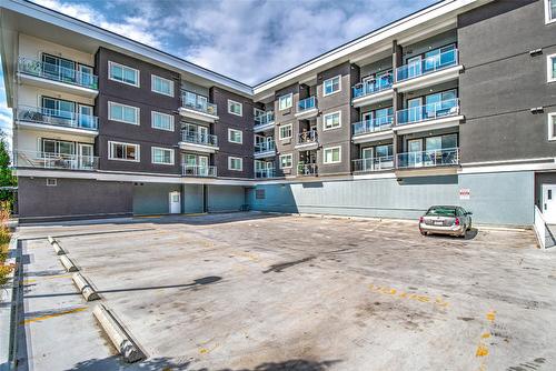 208-3409 28 Avenue, Vernon, BC - Outdoor