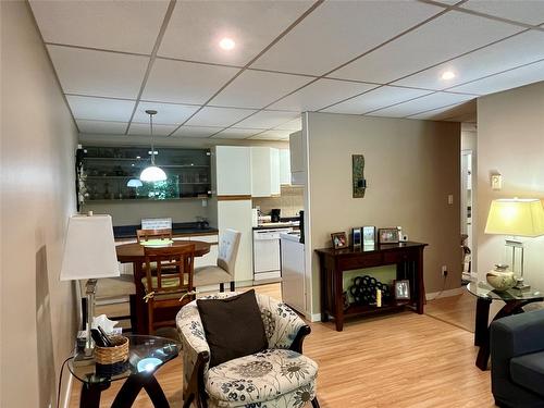 202-1410 Penticton Avenue, Penticton, BC - Indoor