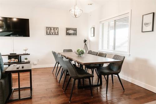 5403-4034 Pritchard Drive, West Kelowna, BC - Indoor Photo Showing Dining Room