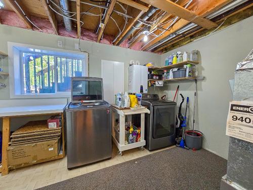 4108 35A Street, Vernon, BC - Indoor Photo Showing Laundry Room