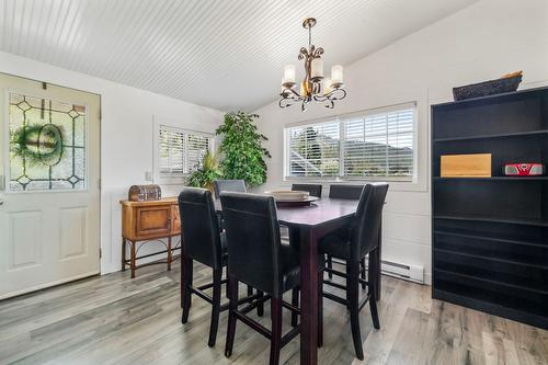 6242 Whinton Crescent, Peachland, BC - Indoor Photo Showing Dining Room