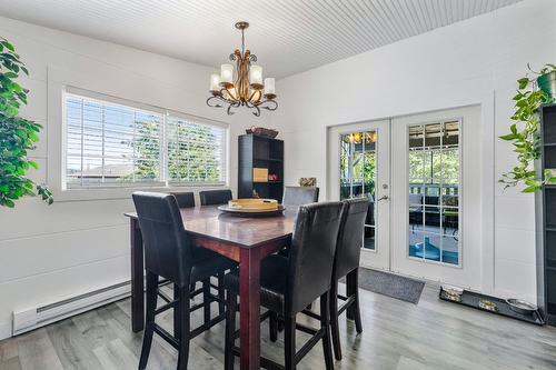 6242 Whinton Crescent, Peachland, BC - Indoor Photo Showing Dining Room