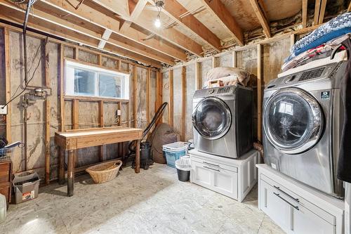 6242 Whinton Crescent, Peachland, BC - Indoor Photo Showing Laundry Room