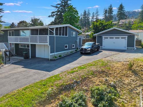 6242 Whinton Crescent, Peachland, BC - Outdoor With Deck Patio Veranda