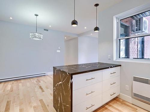 Kitchen - 3515 Boul. Décarie, Montréal (Côte-Des-Neiges/Notre-Dame-De-Grâce), QC - Indoor Photo Showing Other Room