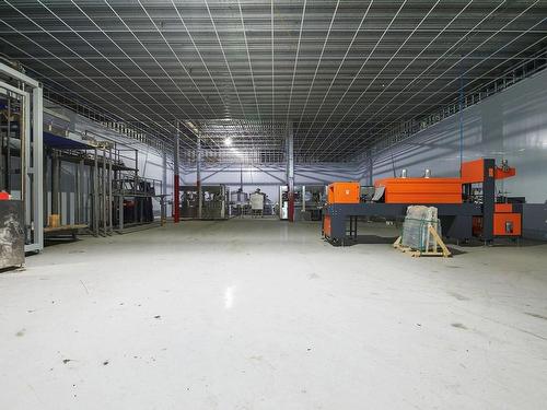 IntÃ©rieur - 4130 Rue Principale, Saint-Félix-De-Valois, QC - Indoor Photo Showing Garage