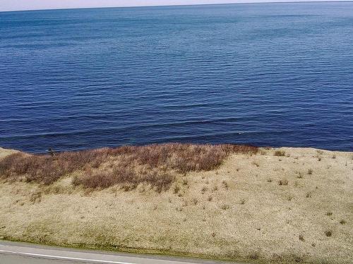 Bord de l'eau - 587 Route 132 O., Percé, QC 