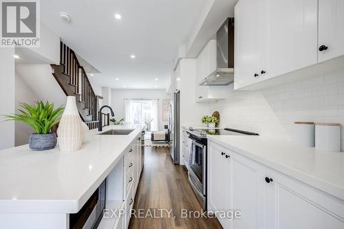 8 Mulhollard Lane, Hamilton (Ancaster), ON - Indoor Photo Showing Kitchen With Upgraded Kitchen