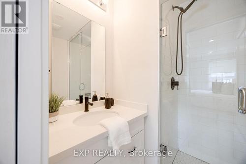 8 Mulhollard Lane, Hamilton (Ancaster), ON - Indoor Photo Showing Bathroom