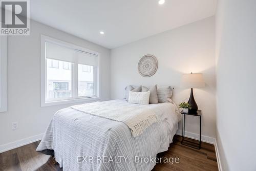 8 Mulhollard Lane, Hamilton (Ancaster), ON - Indoor Photo Showing Bedroom