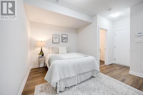 8 Mulhollard Lane, Hamilton (Ancaster), ON - Indoor Photo Showing Bedroom