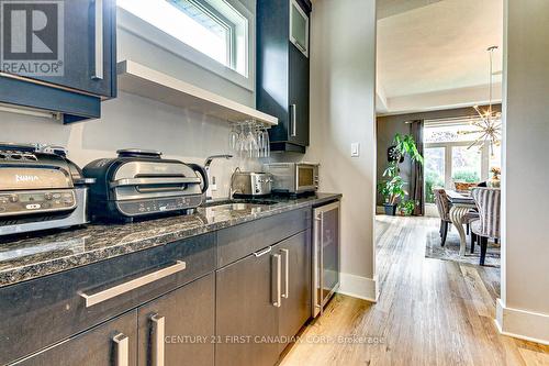 1308 Birchwood Drive, London, ON - Indoor Photo Showing Kitchen