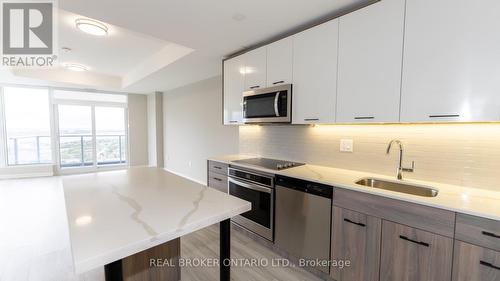 2402 - 20 George Street, Hamilton (Central), ON - Indoor Photo Showing Kitchen With Upgraded Kitchen