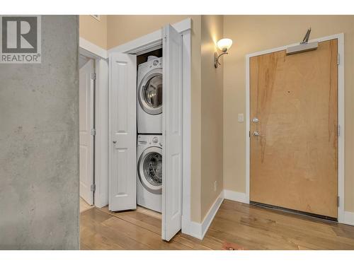 1329 Ellis Street Unit# 1005, Kelowna, BC - Indoor Photo Showing Laundry Room