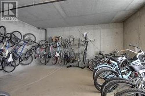 1329 Ellis Street Unit# 1005, Kelowna, BC - Indoor Photo Showing Garage