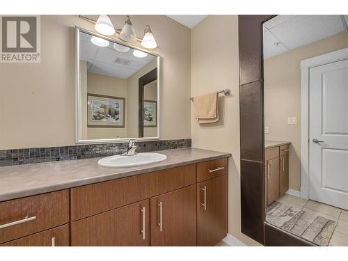 1329 Ellis Street Unit# 1005, Kelowna, BC - Indoor Photo Showing Bathroom