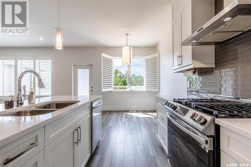 1037 Maplewood Drive, Moose Jaw, SK - Indoor Photo Showing Kitchen With Double Sink With Upgraded Kitchen