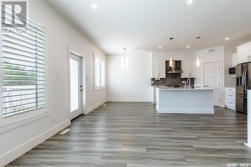 1037 Maplewood Drive, Moose Jaw, SK - Indoor Photo Showing Kitchen With Upgraded Kitchen