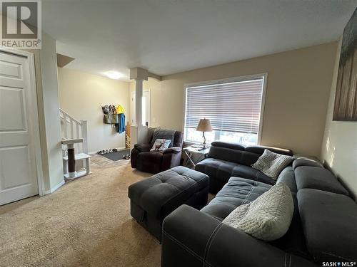 113 350 Maccormack Road, Martensville, SK - Indoor Photo Showing Living Room