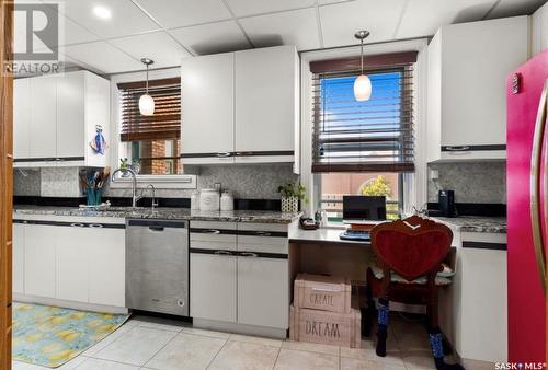 414 2305 Victoria Avenue, Regina, SK - Indoor Photo Showing Kitchen