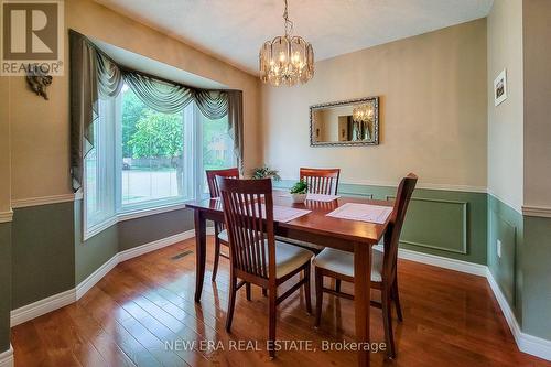 7994 Oakridge Drive, Niagara Falls, ON - Indoor Photo Showing Dining Room