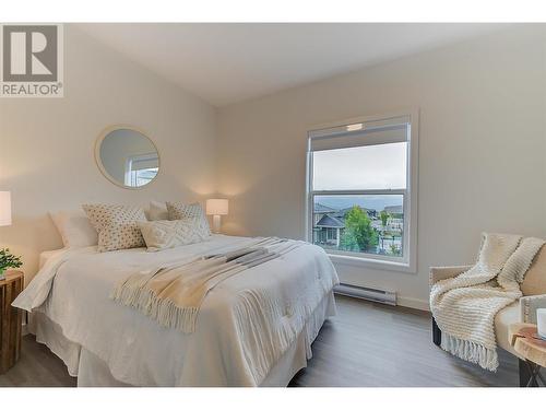 685 Boynton Place Unit# 62, Kelowna, BC - Indoor Photo Showing Bedroom