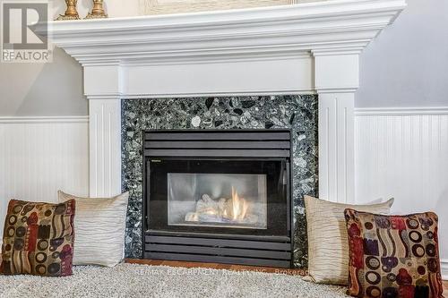 10 Summerfield Avenue, Hamilton (Stoney Creek Mountain), ON - Indoor Photo Showing Living Room With Fireplace