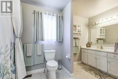 10 Summerfield Avenue, Hamilton (Stoney Creek Mountain), ON - Indoor Photo Showing Bathroom