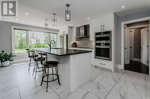 5954 Wellington Road 7, Centre Wellington, ON - Indoor Photo Showing Kitchen With Upgraded Kitchen