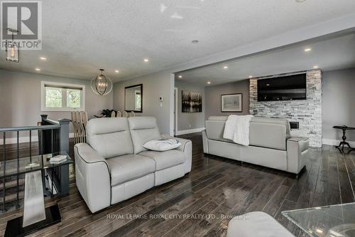 5954 Wellington Road 7, Centre Wellington, ON - Indoor Photo Showing Living Room