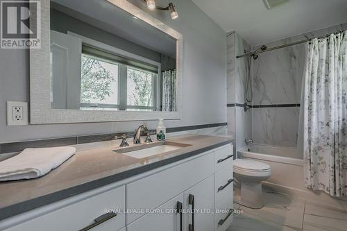 5954 Wellington Road 7, Centre Wellington, ON - Indoor Photo Showing Bathroom