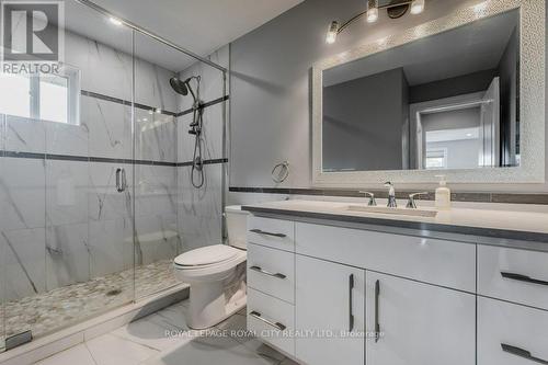 5954 Wellington Road 7, Centre Wellington, ON - Indoor Photo Showing Bathroom