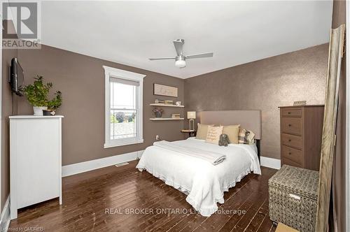 264 Winona Road, Hamilton (Winona), ON - Indoor Photo Showing Bedroom