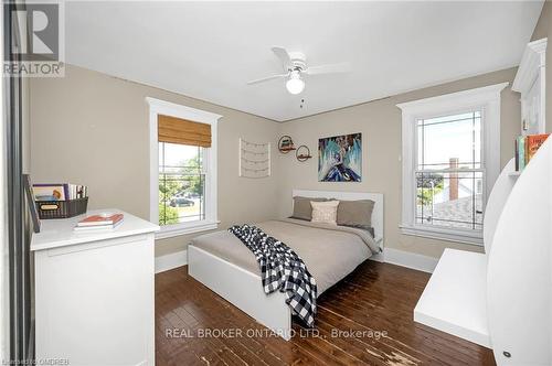 264 Winona Road, Hamilton (Winona), ON - Indoor Photo Showing Bedroom