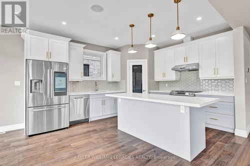 552 Chelton Road, London, ON - Indoor Photo Showing Kitchen With Upgraded Kitchen