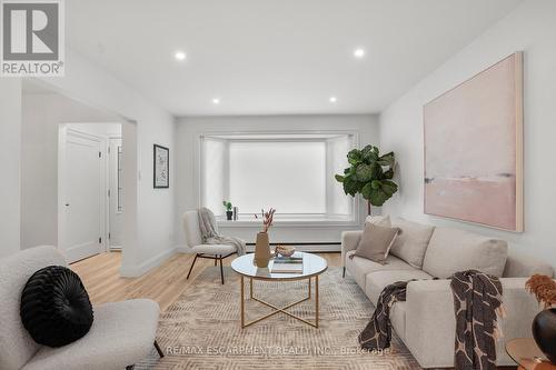 13 Delsey Street, Hamilton (Dundas), ON - Indoor Photo Showing Living Room