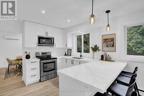 13 Delsey Street, Hamilton (Dundas), ON - Indoor Photo Showing Kitchen