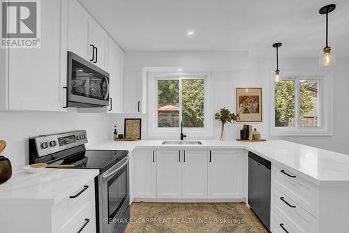 13 Delsey Street, Hamilton (Dundas), ON - Indoor Photo Showing Kitchen With Upgraded Kitchen