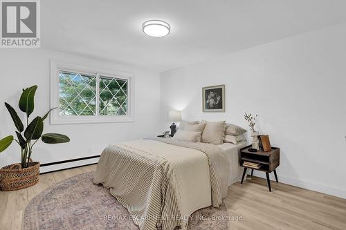 13 Delsey Street, Hamilton (Dundas), ON - Indoor Photo Showing Bedroom