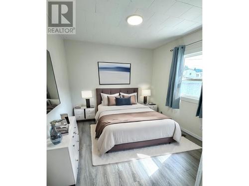 1021 Willow Street, Okanagan Falls, BC - Indoor Photo Showing Bedroom