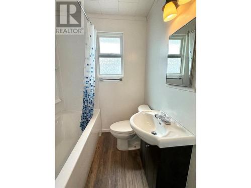 1021 Willow Street, Okanagan Falls, BC - Indoor Photo Showing Bathroom