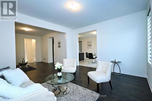 8 Copperhill Heights, Barrie (Painswick South), ON - Indoor Photo Showing Living Room