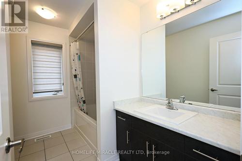 8 Copperhill Heights, Barrie (Painswick South), ON - Indoor Photo Showing Bathroom