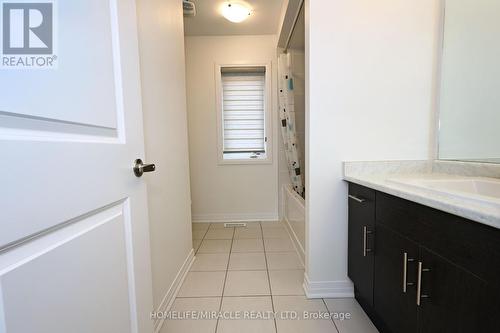 8 Copperhill Heights, Barrie (Painswick South), ON - Indoor Photo Showing Bathroom