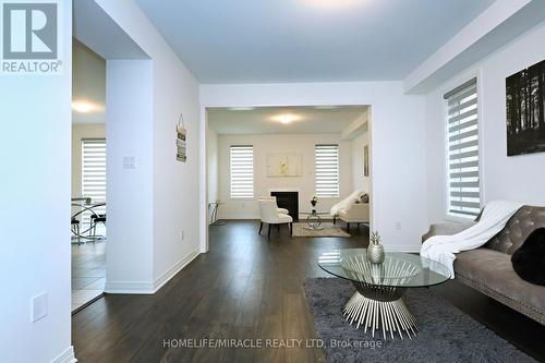 8 Copperhill Heights, Barrie (Painswick South), ON - Indoor Photo Showing Living Room