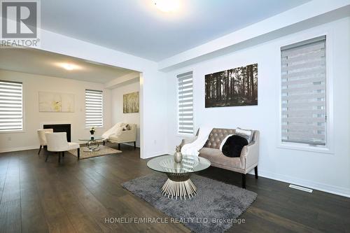 8 Copperhill Heights, Barrie (Painswick South), ON - Indoor Photo Showing Living Room