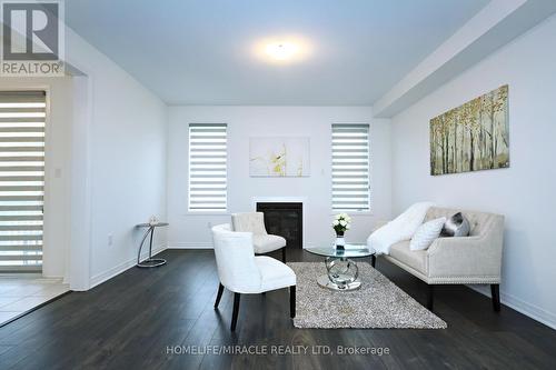 8 Copperhill Heights, Barrie (Painswick South), ON - Indoor Photo Showing Living Room